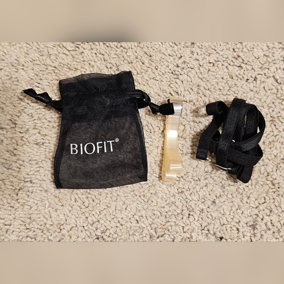 Victoria Secret Biofit Multiway Bra - Picture 3 of 4